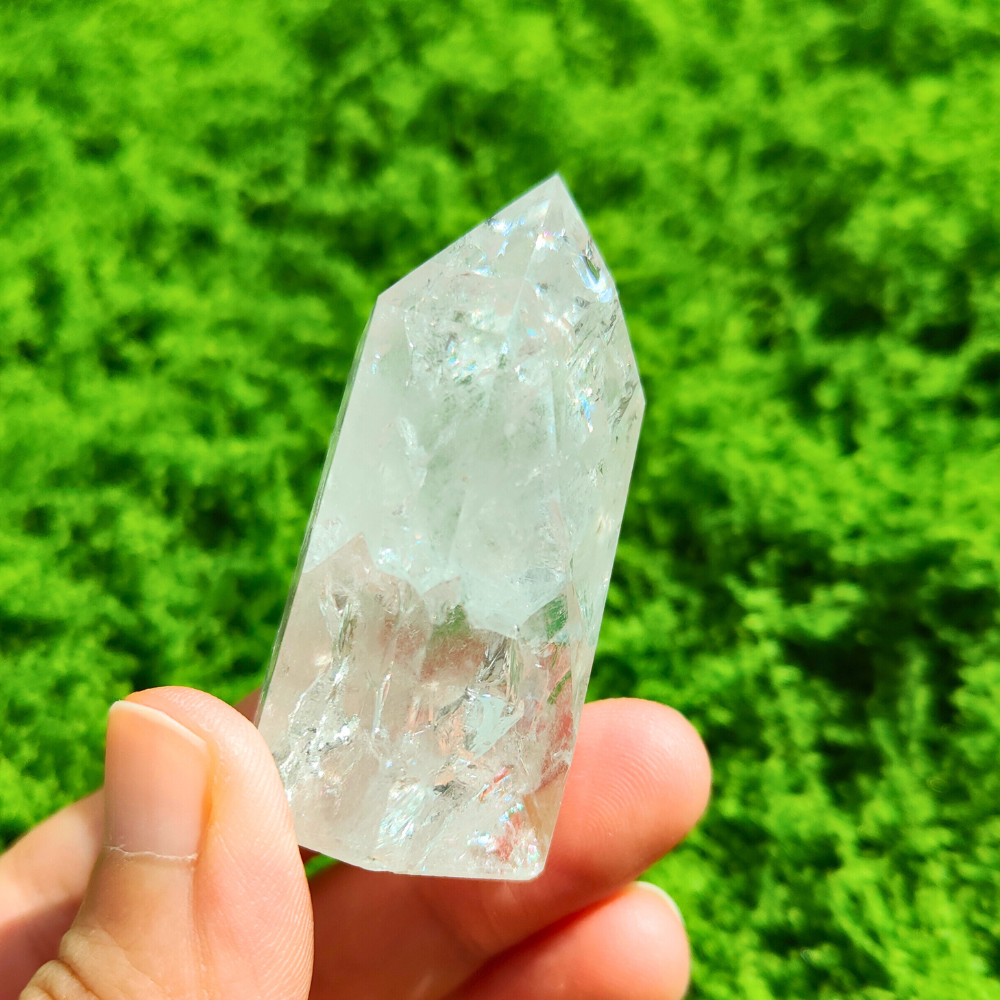 CRACKLED CLEAR QUARTZ TOWER