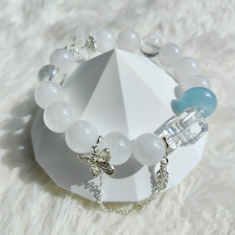 AQUAMARINE, CLEAR QUARTZ & PHANTOM QUARTZ CRYSTAL BRACELET IN SILVER