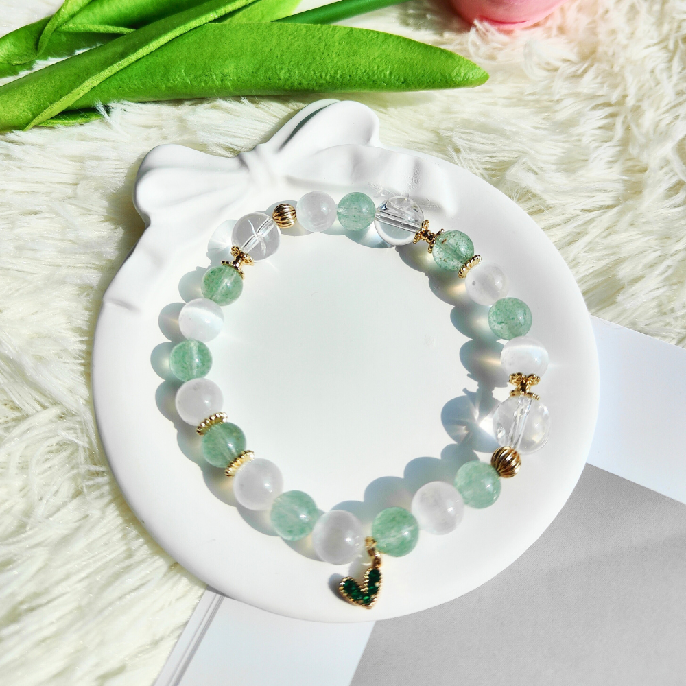 GREEN STRAWBERRY QUARTZ, SATIN SPAR & CLEAR QUARTZ CRYSTAL BRACELET IN GOLD